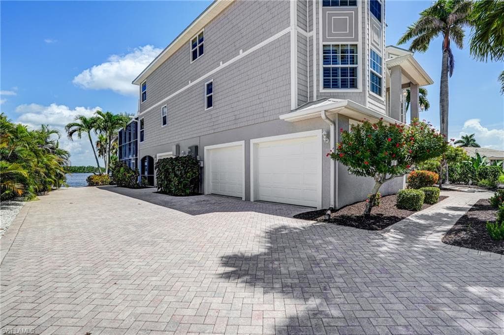 5640 Williams DR-50