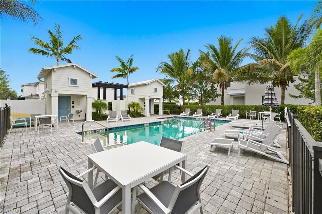 13017 Pembroke DR-31