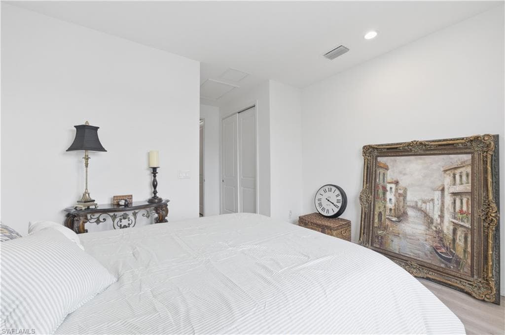 13017 Pembroke DR-25