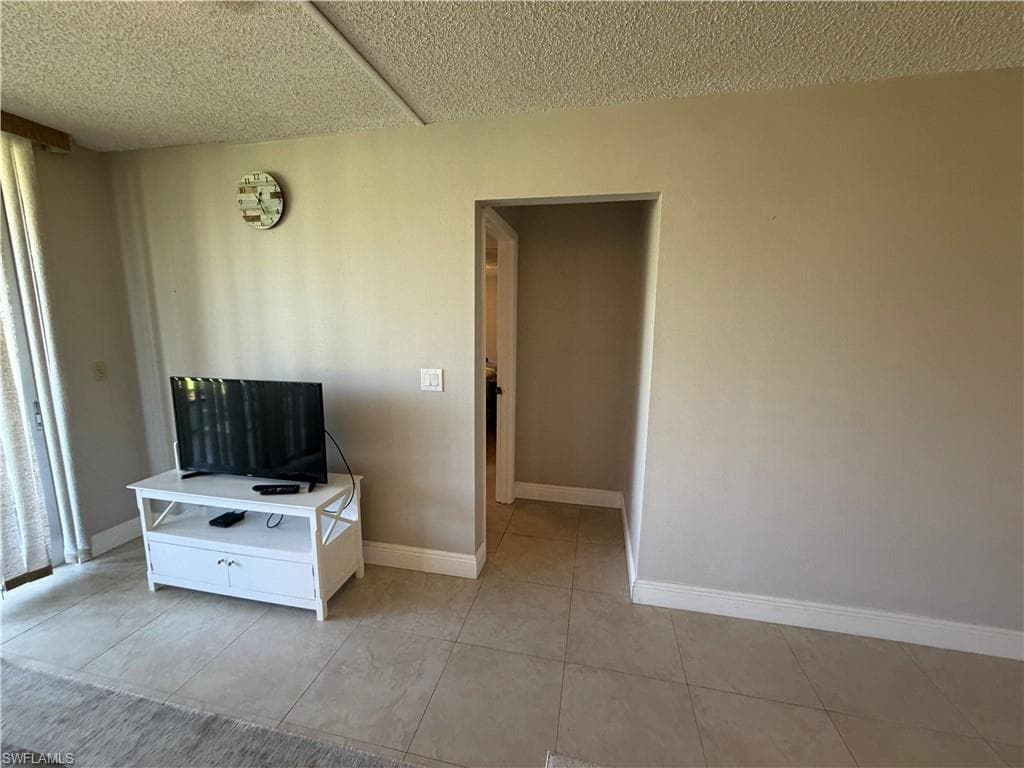 1085 Forest Lakes DR 8106-14