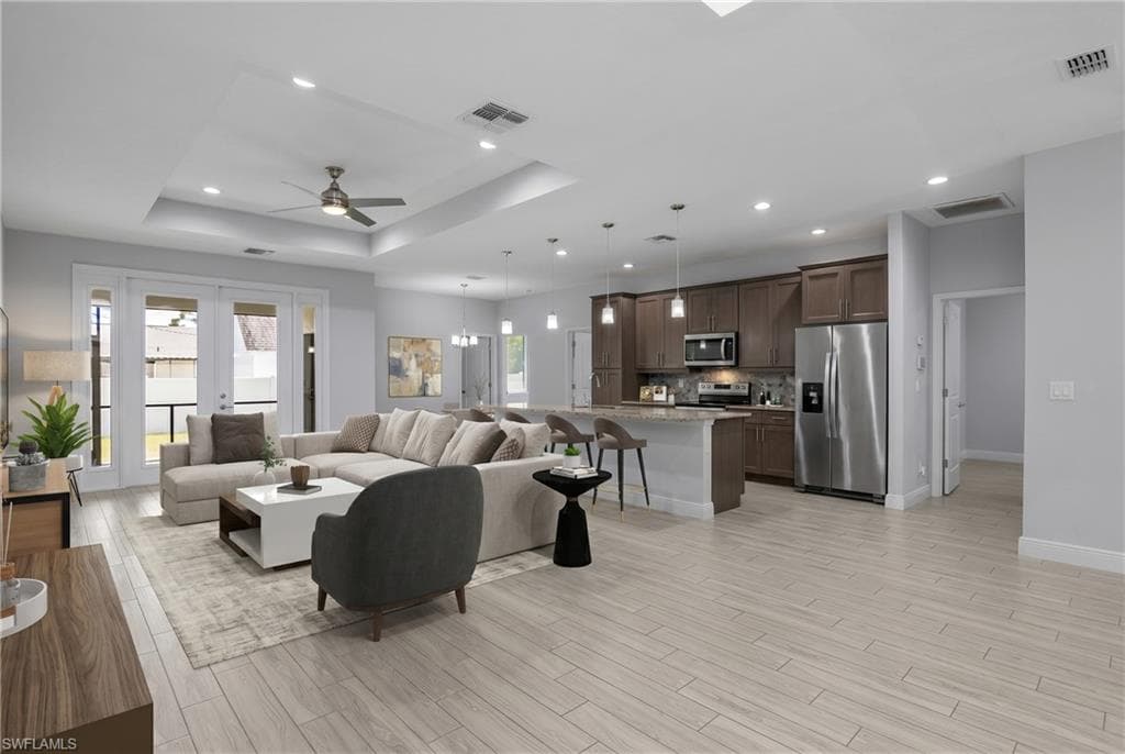4575 Catalina LN-5