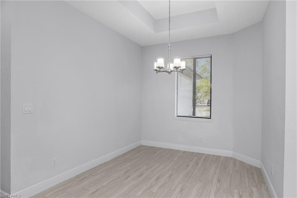 4575 Catalina LN-14