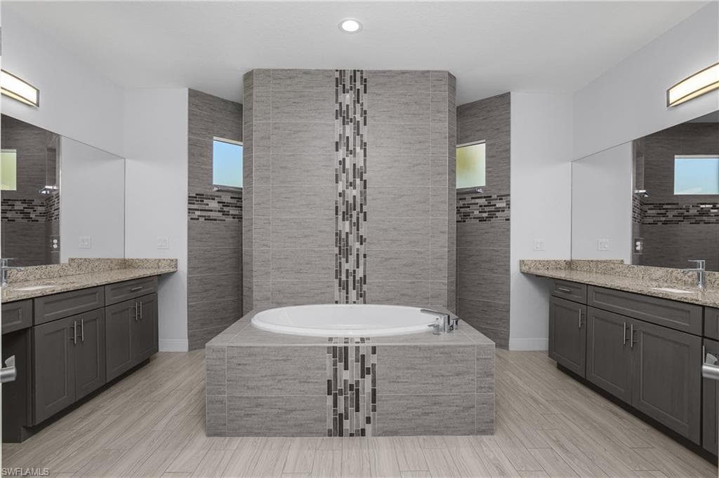 4575 Catalina LN-24