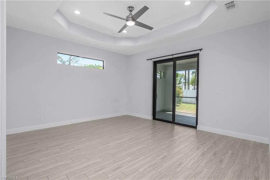 4575 Catalina LN-22