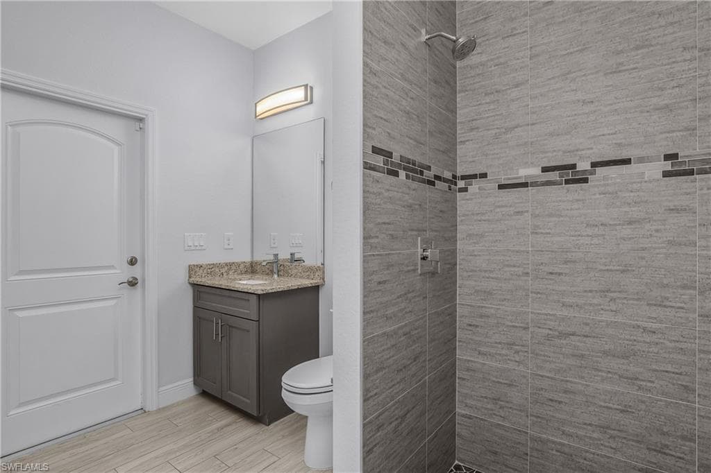 4575 Catalina LN-32