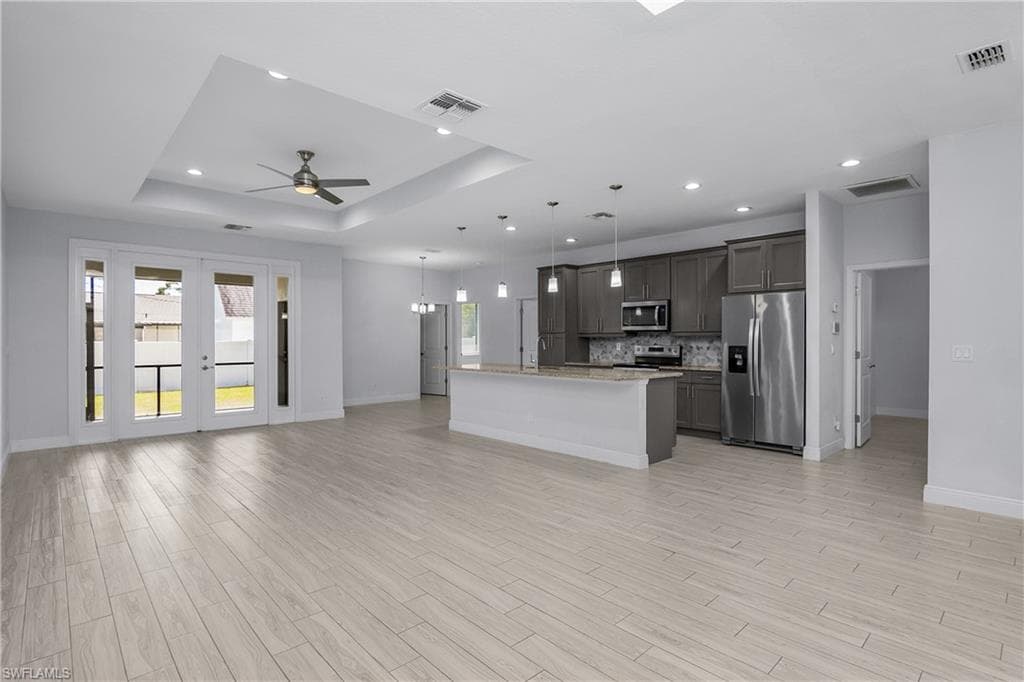 4575 Catalina LN-12