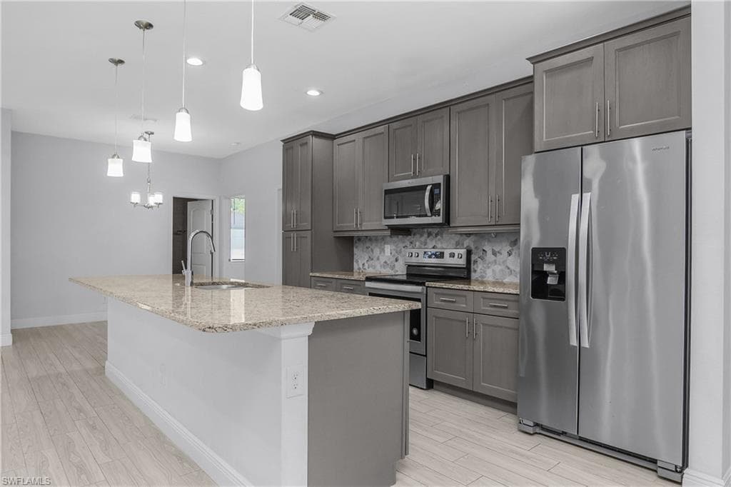 4575 Catalina LN-16