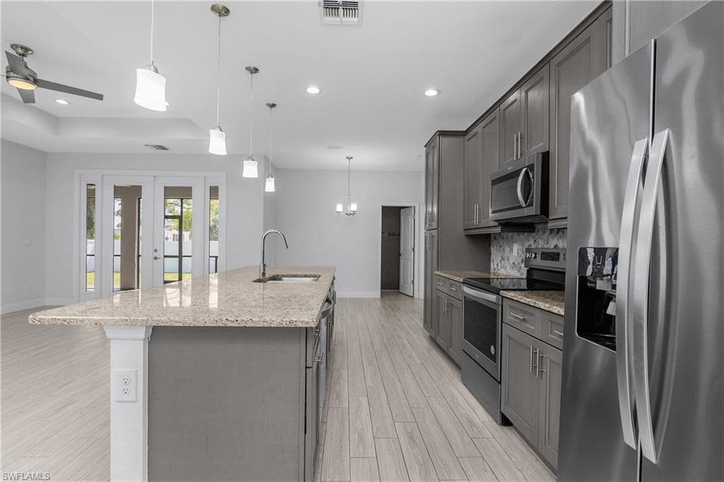 4575 Catalina LN-17