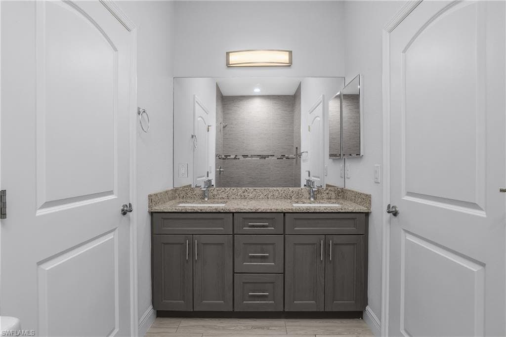 4575 Catalina LN-29