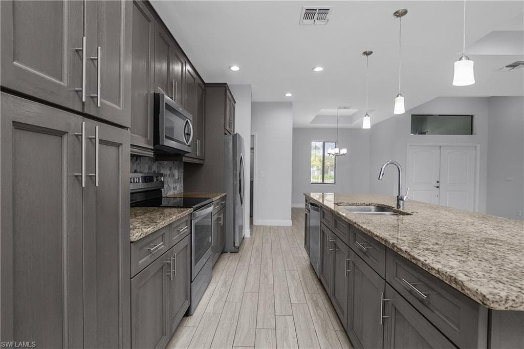 4575 Catalina LN-19
