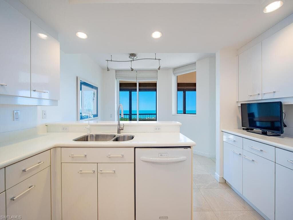 7225 Pelican Bay BLVD 1703-5