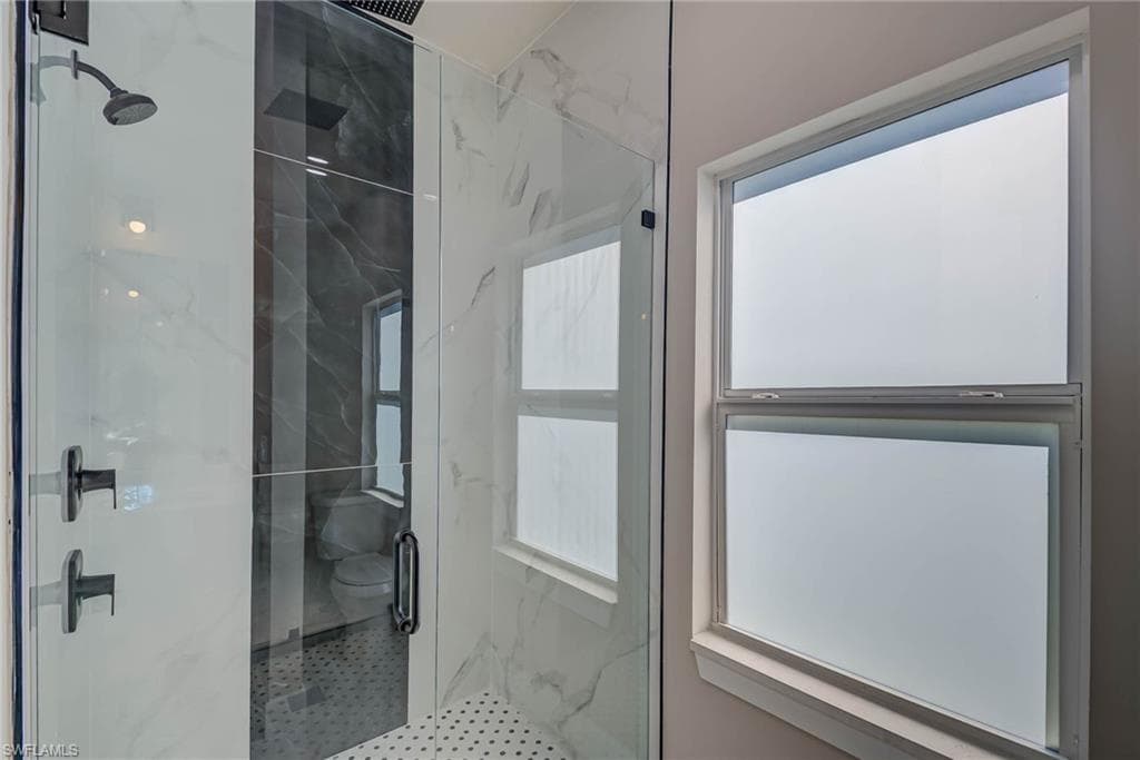 2023 Robert AVE-13