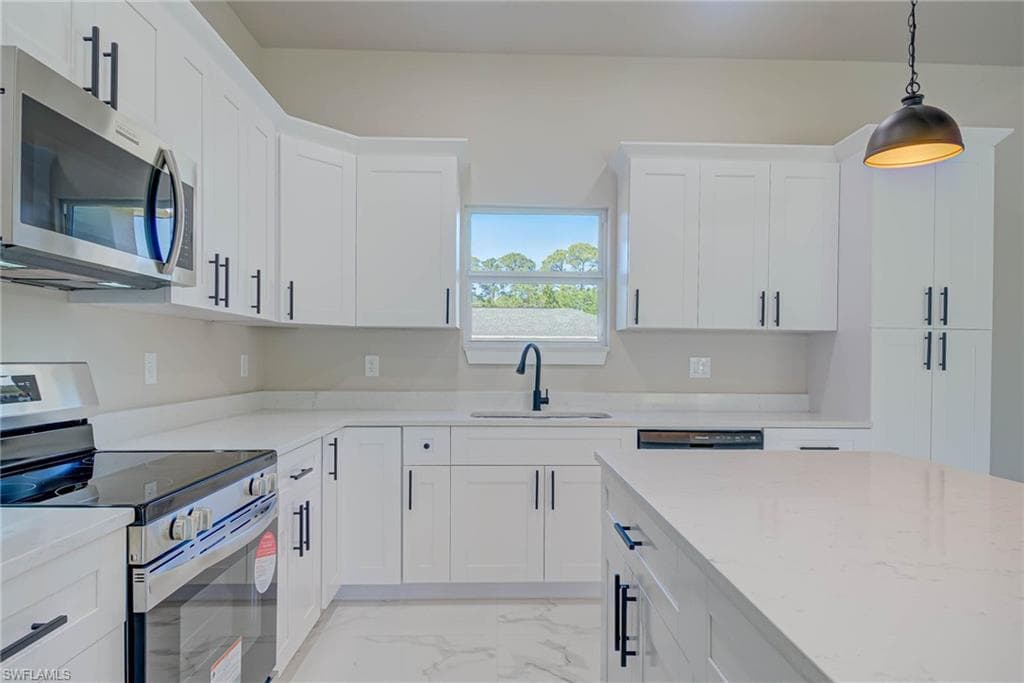 2023 Robert AVE-1