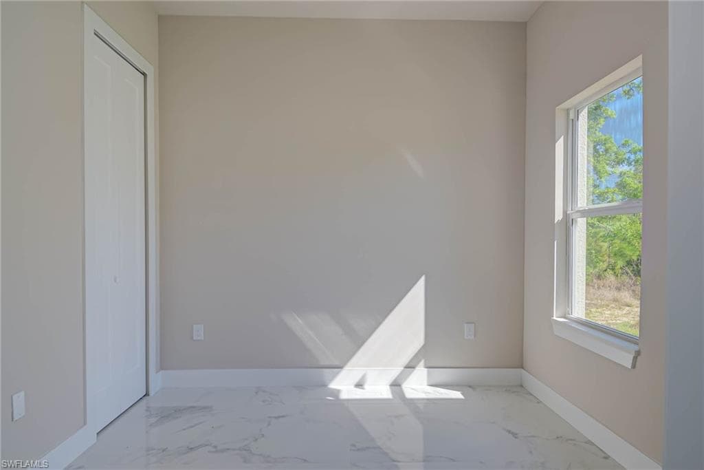 2023 Robert AVE-9
