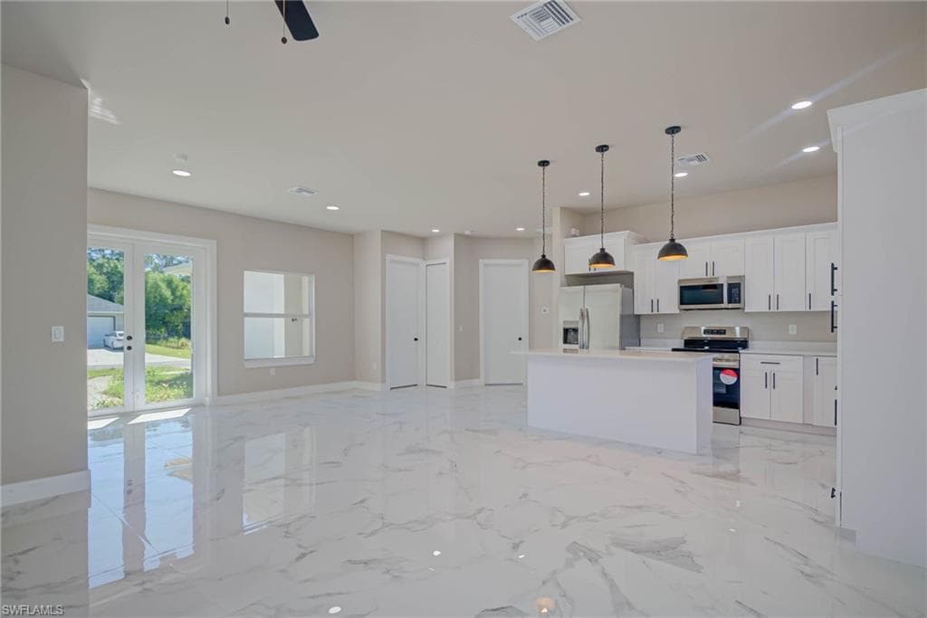 2023 Robert AVE-4