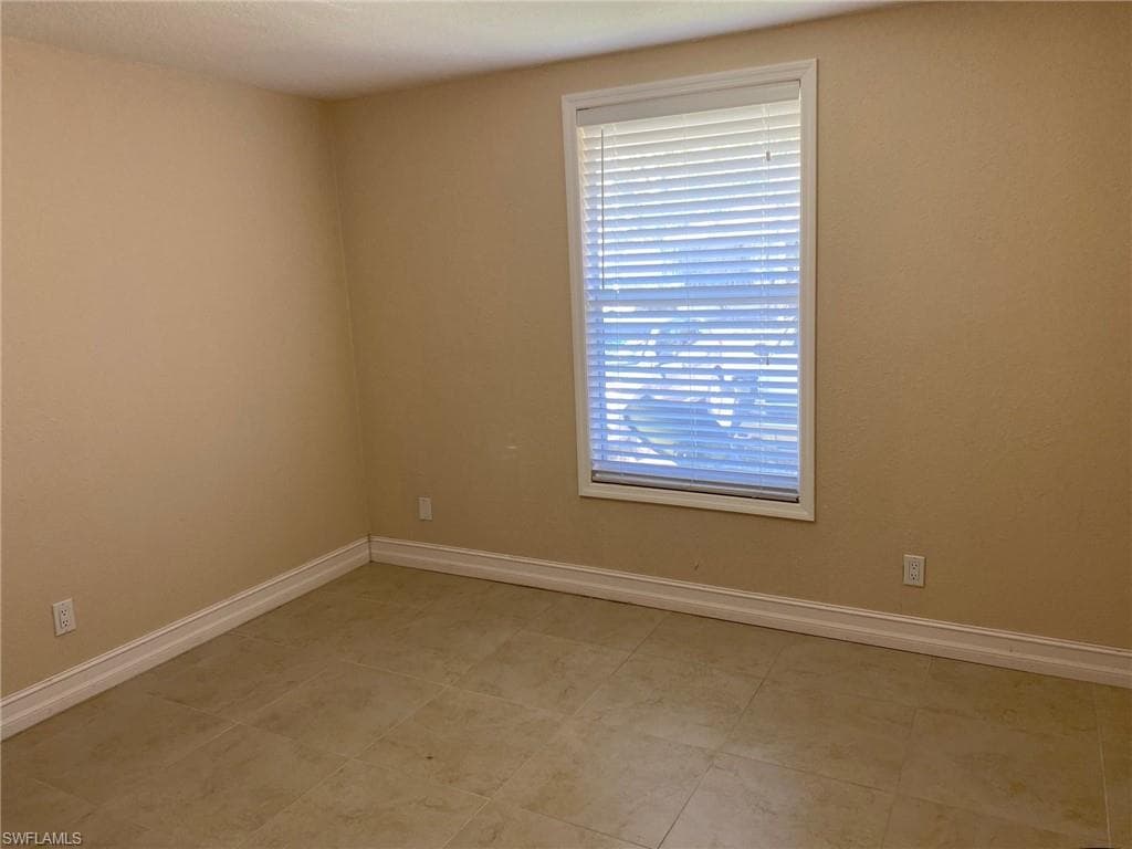 5389 Treetops DR-5