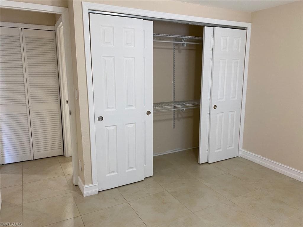 5389 Treetops DR-4