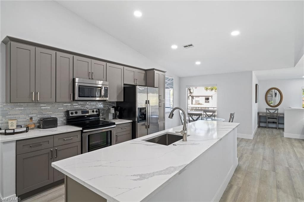 822 Gulf Pavilion DR 201-12