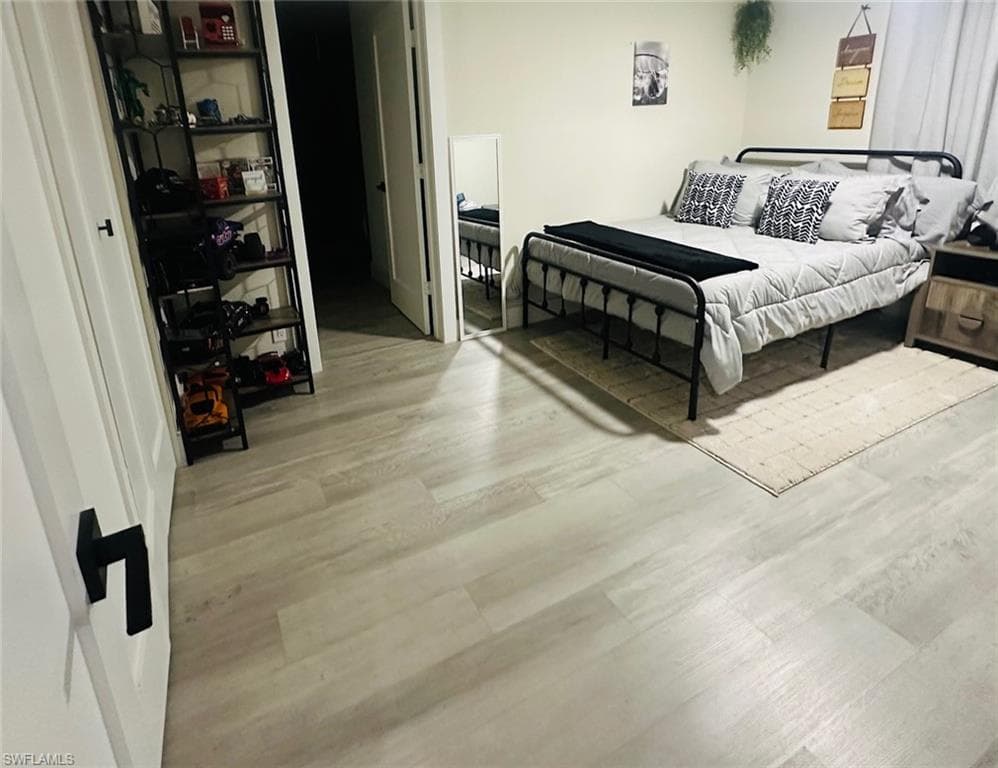 3323 Guilford CT-11