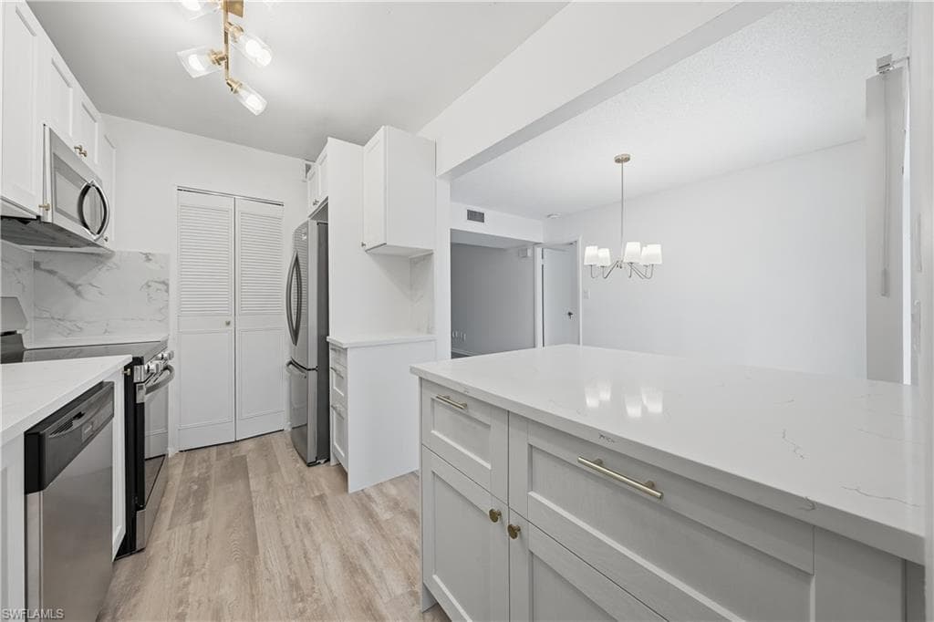 788 Park Shore DR A11-16