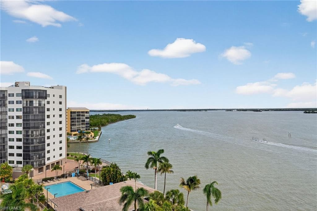 4263 Bay Beach LN 815-38