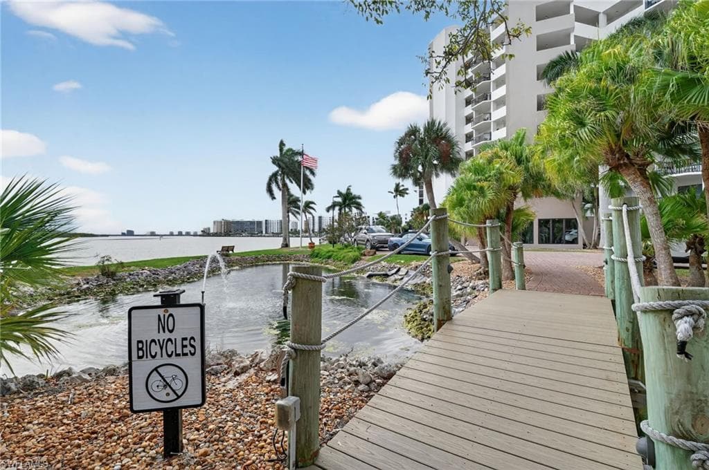 4263 Bay Beach LN 815-44
