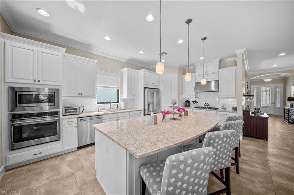 9361 Terresina DR-10