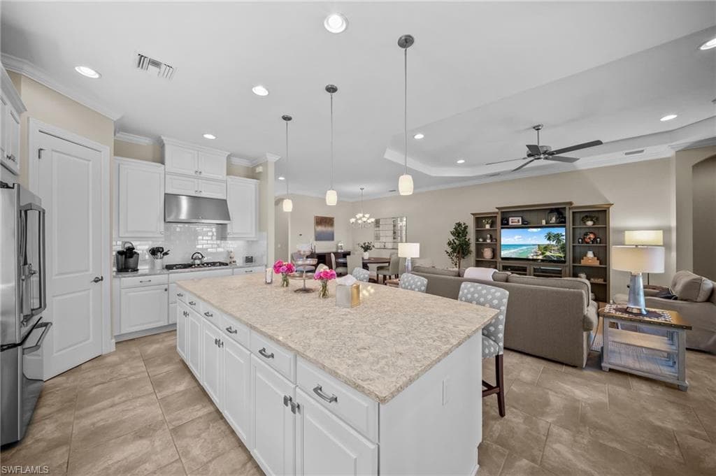 9361 Terresina DR-11