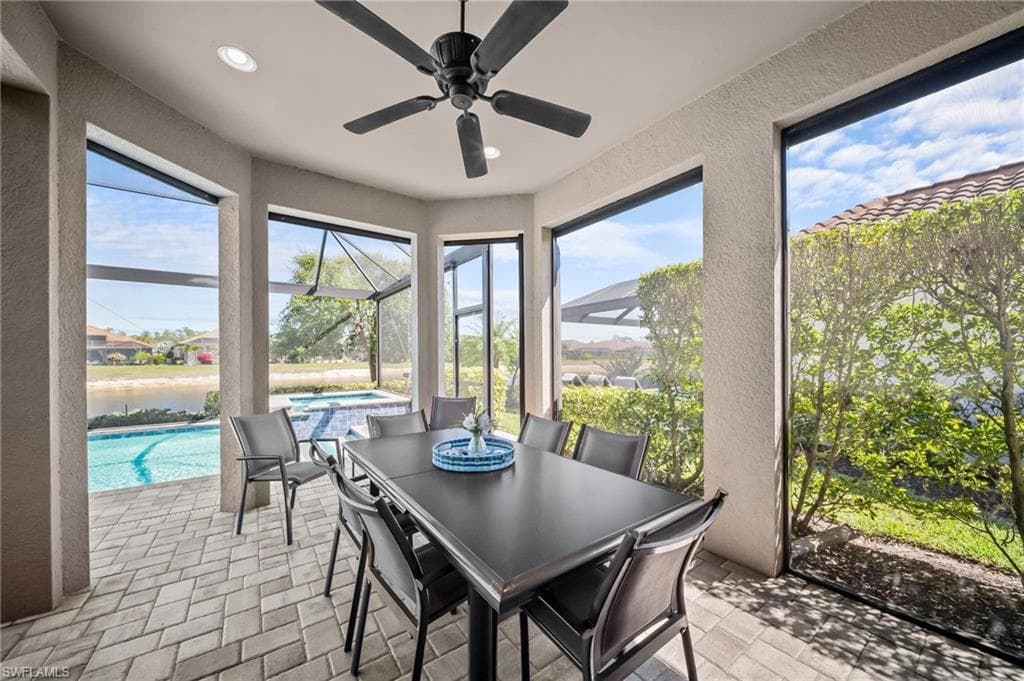 9361 Terresina DR-29