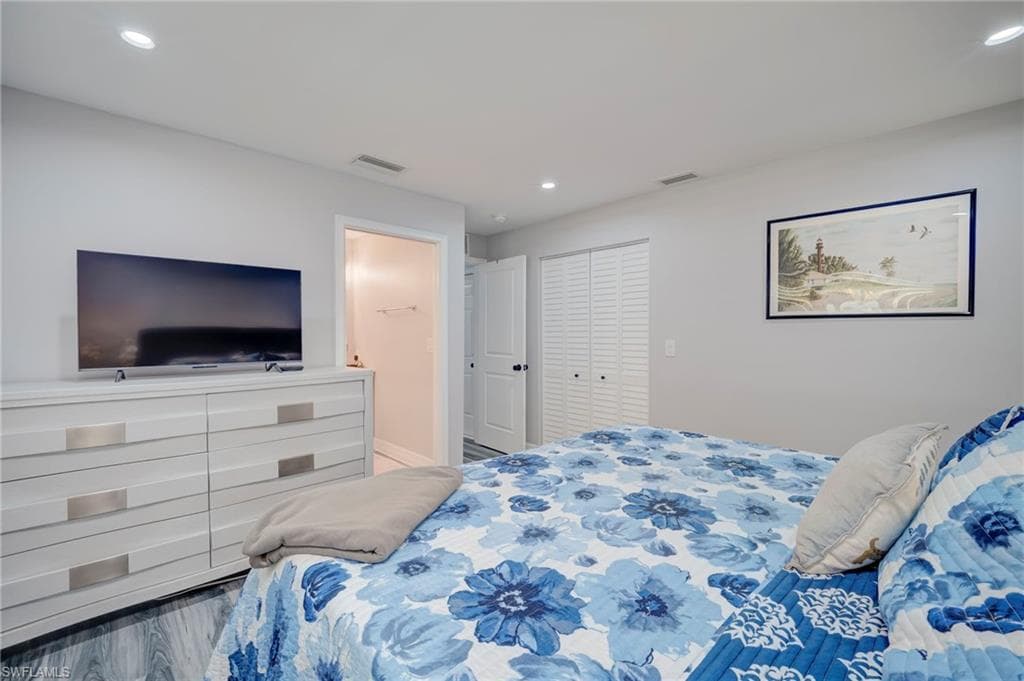 1089 N Town And River DR-16