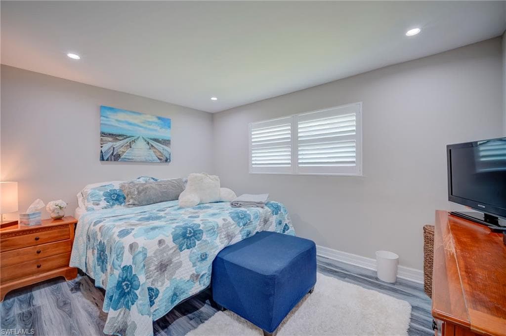 1089 N Town And River DR-18