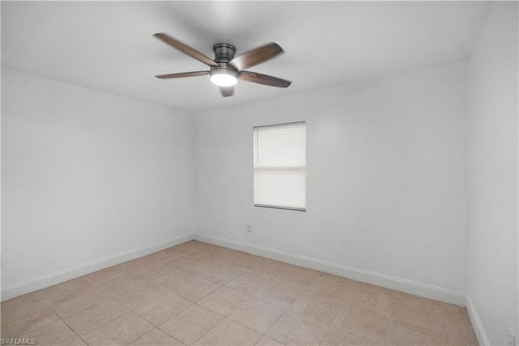 48 Victoria DR-23