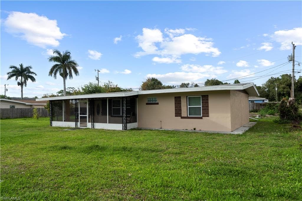 48 Victoria DR-2