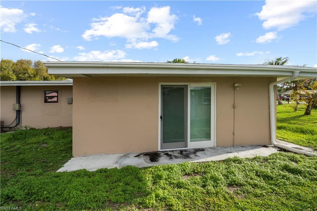 48 Victoria DR-42