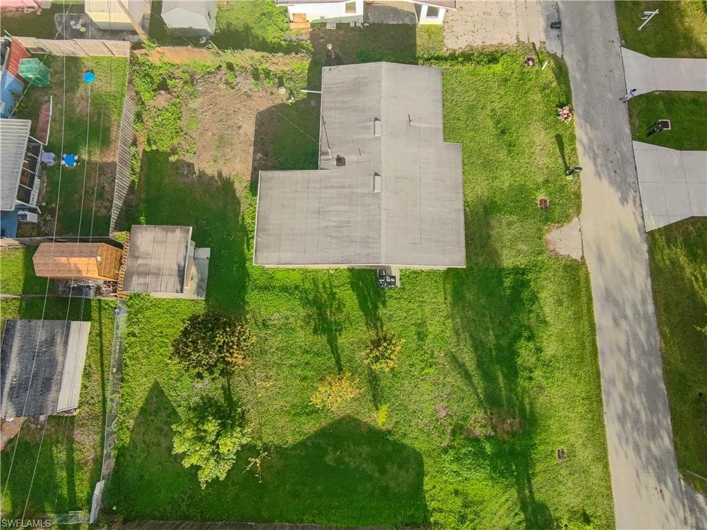 48 Victoria DR-46