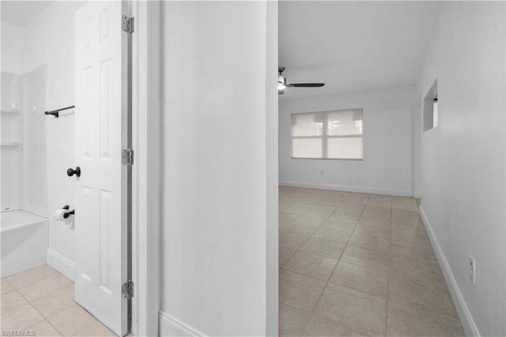 48 Victoria DR-17