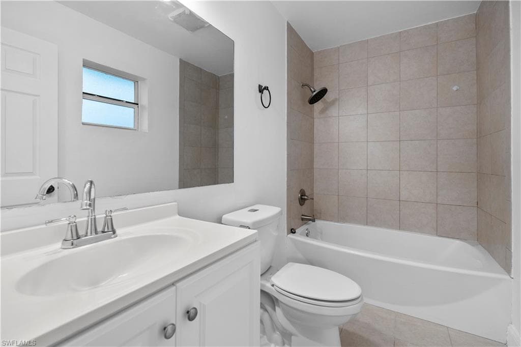 48 Victoria DR-16