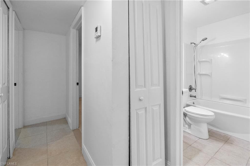 48 Victoria DR-26