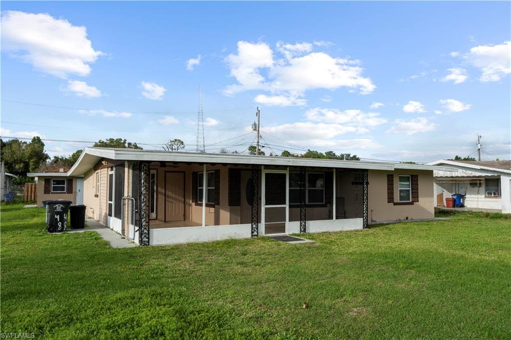 48 Victoria DR-3