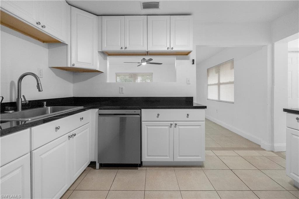 48 Victoria DR-36