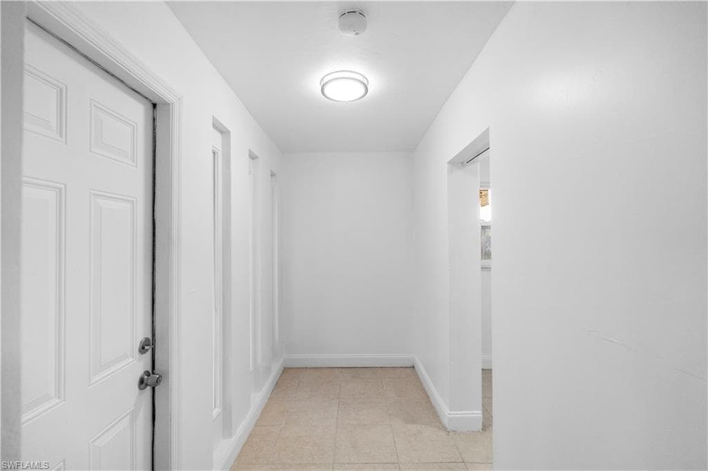 48 Victoria DR-32