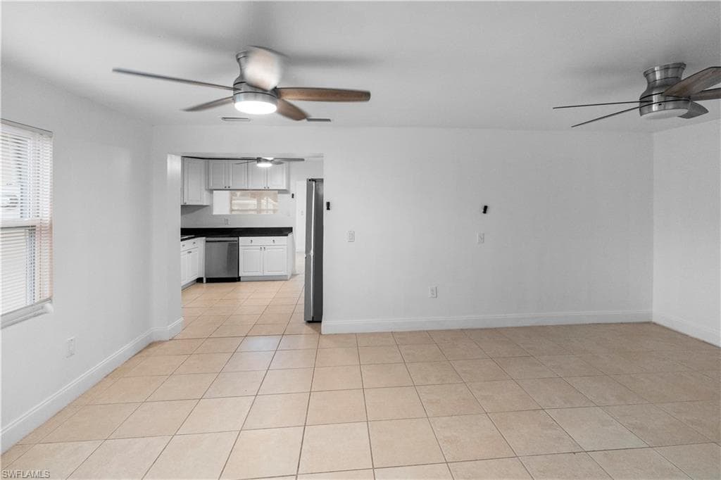 48 Victoria DR-28