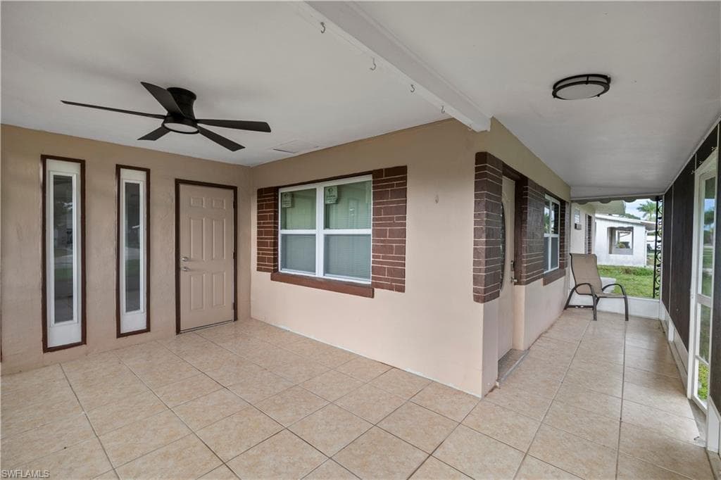 48 Victoria DR-5