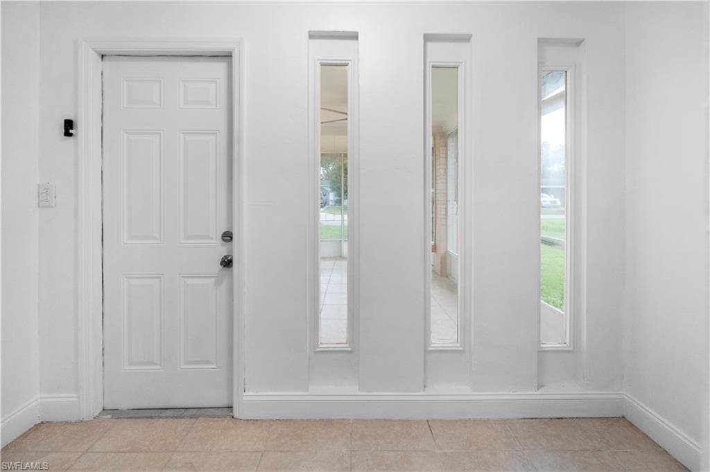 48 Victoria DR-10