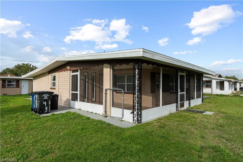 48 Victoria DR-41