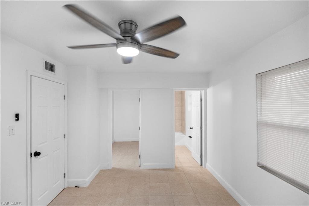 48 Victoria DR-18