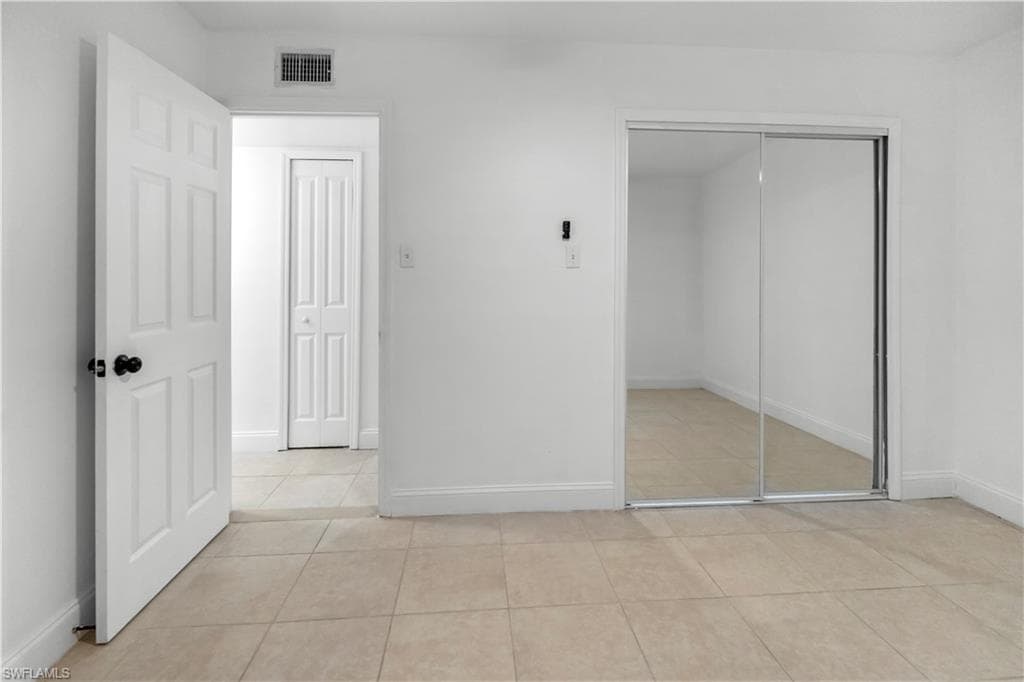 48 Victoria DR-11