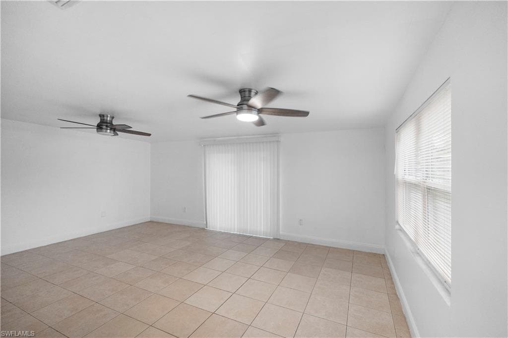 48 Victoria DR-31