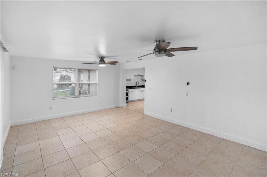 48 Victoria DR-29