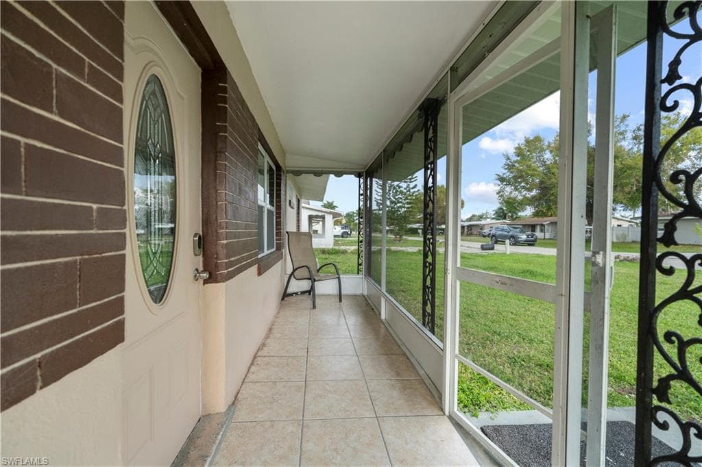 48 Victoria DR-4
